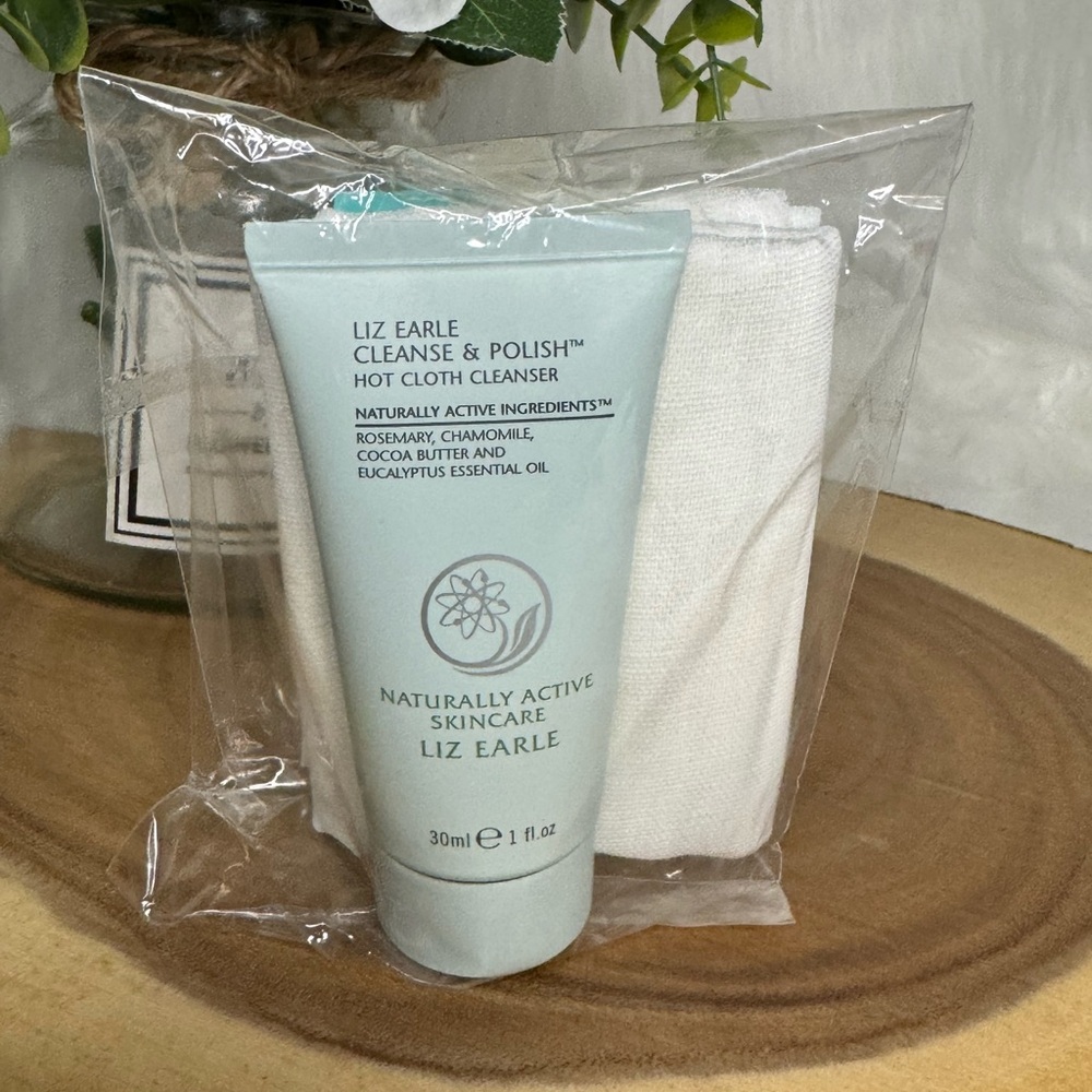 NEW Liz Earle Cleanse & Polish Hot Cloth Cleanser with Cloth